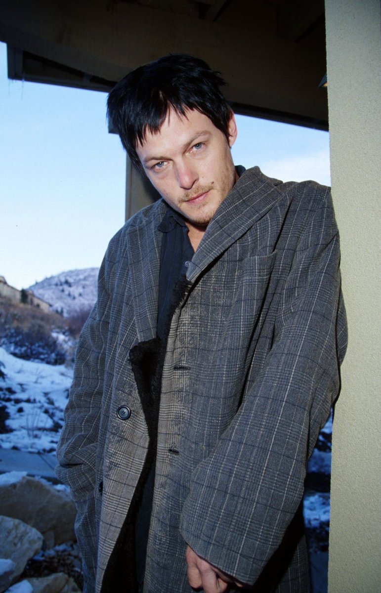ReedusBR's tweet photo. 📸 Norman Reedus 23 anos atrás no ano de 2000 no Sundance Film Festival em Park City, Utah. https://t.co/r5hbNQCV6S