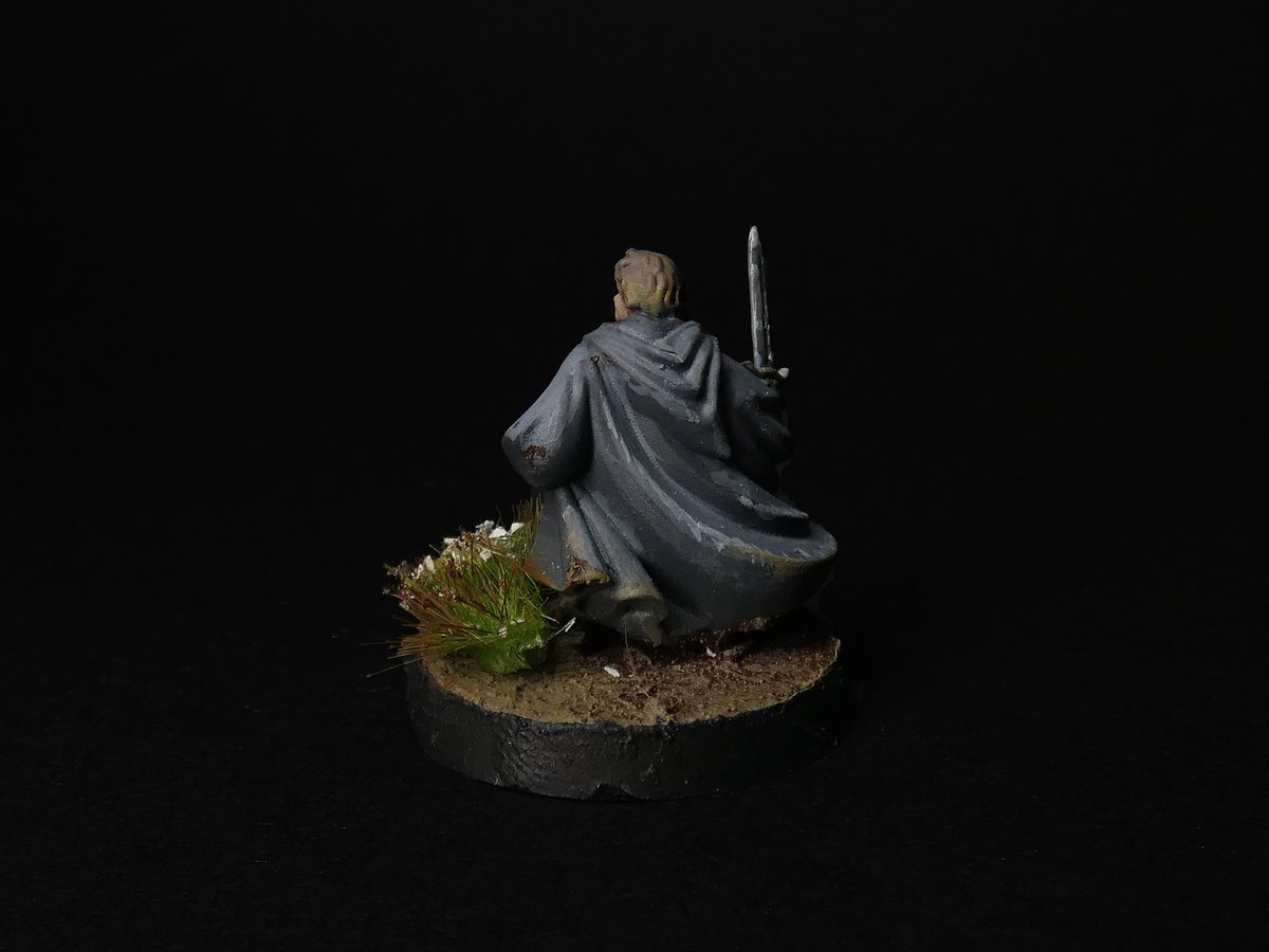 elotheror's tweet photo. A fool of a Took and a White Wizard jump into battle to protect the so-called pipe-weed of the Shire.

#peregrintook #gandalfthewhite #gandalf #middleearth #paintingminiatures #miniaturepainting #gamesworkshop #warhammercommunity #warhammer #Lordoftherings https://t.co/D7MKFWWRsB
