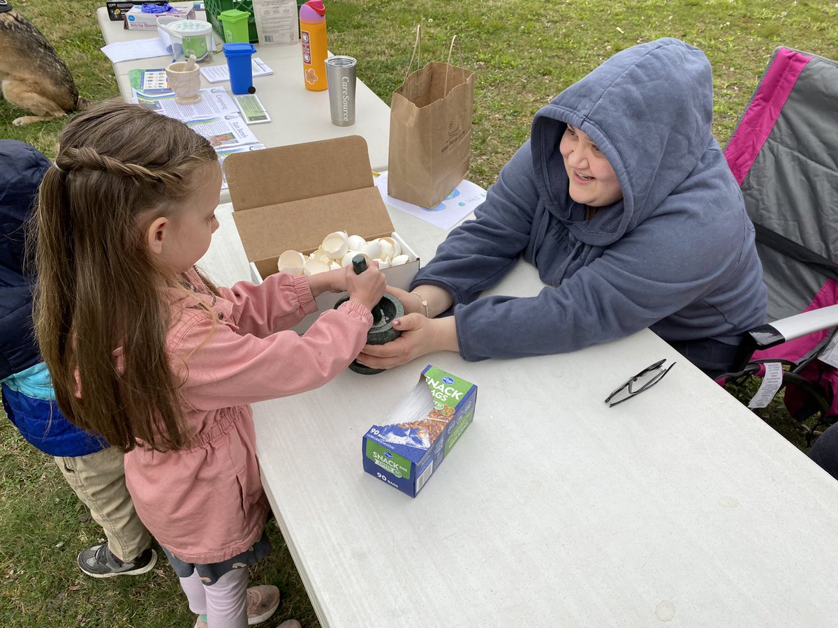 SusanDoud's tweet photo. Cheers to all our Little Turtle residents who put in the hard work at our Earth Day CleanUp today! And thanks to Heather @CbusMetroParks for your support! #EarthDay2023 #makeadifference #Westerville https://t.co/MaypD0WEH8