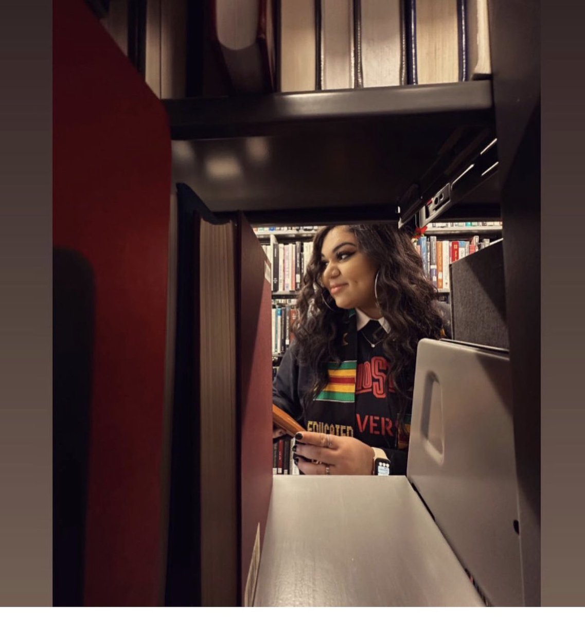 dfpetersheet's tweet photo. A week from now she walks! Graduation 2023 Theeee Ohio State University! Sooo proud!  My one and only ❤️👏🏽👏🏽🤗 #daughter #gobucks #economicsmajor https://t.co/QlLOdfwLtK