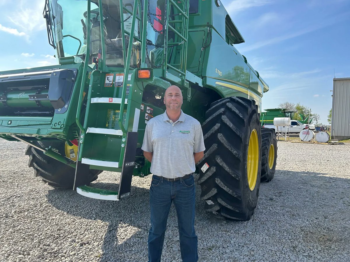 alliancetractr's tweet photo. We're excited to introduce Jeremy East, sales rep at our Mattoon location! With a childhood spent helping his grandparents farm and over two decades of experience in ag business, Jeremy brings a wealth of knowledge and expertise to our team. #alliancetractor #newhire #mattoonil https://t.co/1cueQYqHw8