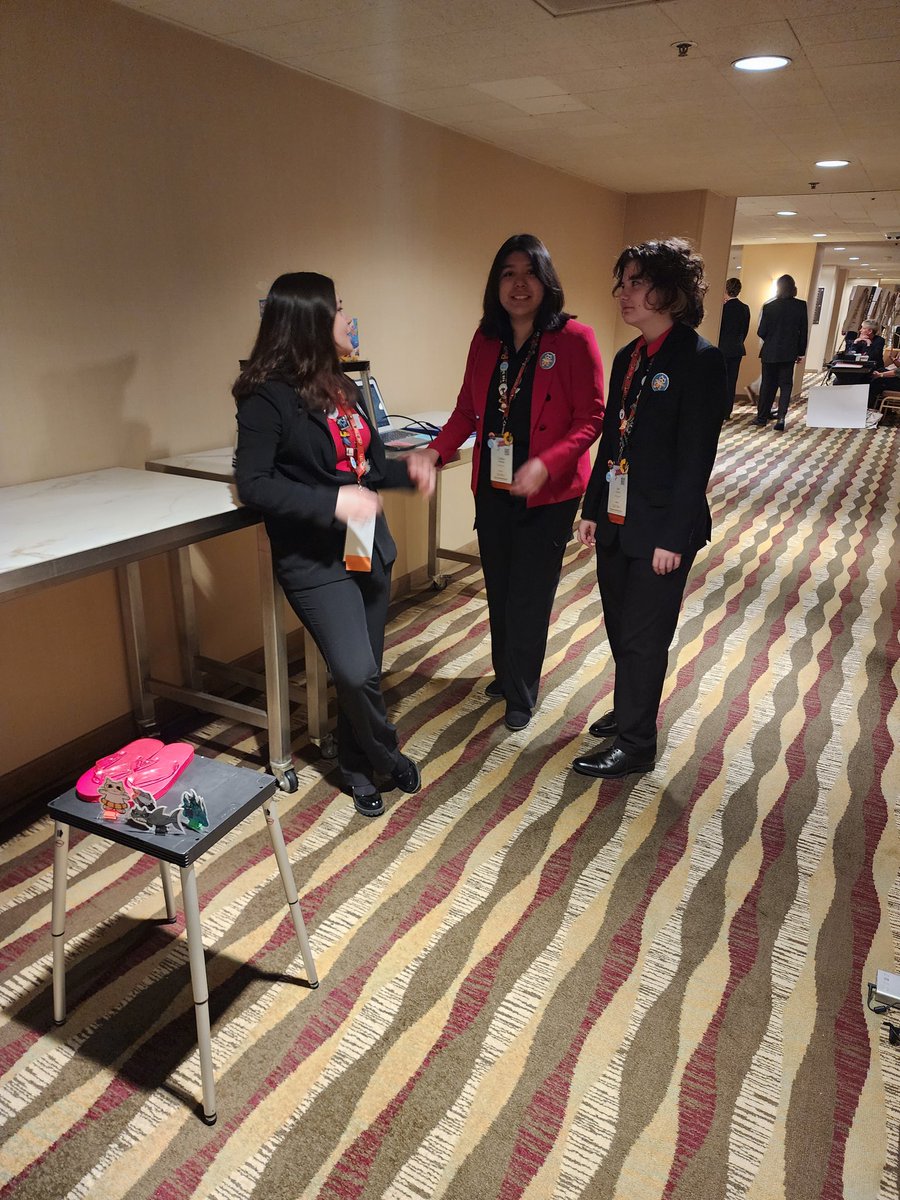 BiasellaK's tweet photo. Visual Design Team is ready to showcase Flip Flop Cat in finals. They will rock it. #turnerbpa #turner202strong. https://t.co/iHDwqBxt0B