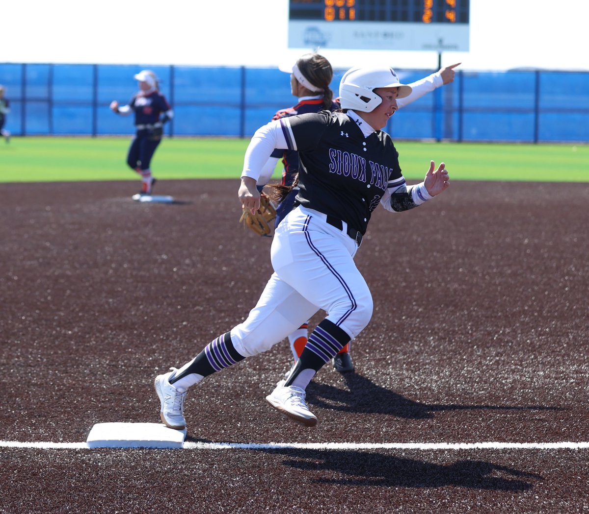 USFCougarsSB's tweet photo. βΌοΈGAMEDAYβΌοΈ
Tune in as your Cougars take on Minnesota Crookston!
#GoCoo | #WM2U23
π- Crookston, MN
π- UMC Softball Field
β°- 1pm & 3pm
π- https://t.co/xsF3Bvp0PC
πΊ- https://t.co/RXFZFKyRVa https://t.co/ZjdFaQQSG2