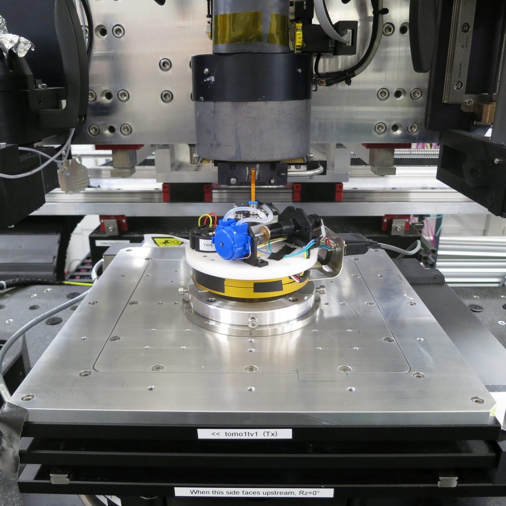 AnatomixBl's tweet photo. Quick, one more experiment before @AnatomixBL enters the 3-week May shutdown @synchroSOLEIL! Real-time in-situ #microCT of the setting of hydraulic binders, by a team from the #Mateis lab @INSAdeLyon https://t.co/nQ918WLXq0