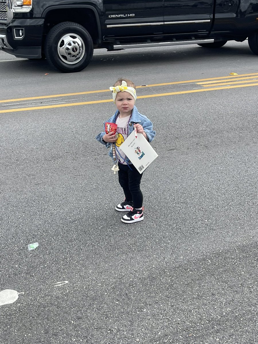 bromley_dustin's tweet image. Sylvan Beach Day Parade was awesome! So much district and community PRIDE…#LPStrong #ChooseLP @DrBrownEDU @aliciabo71 @wgjackso @ViatorA @pjackson16