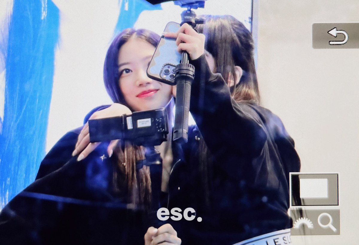 230430💙💙

#홍은채 #은채
#LE_SSERAFIM #르세라핌