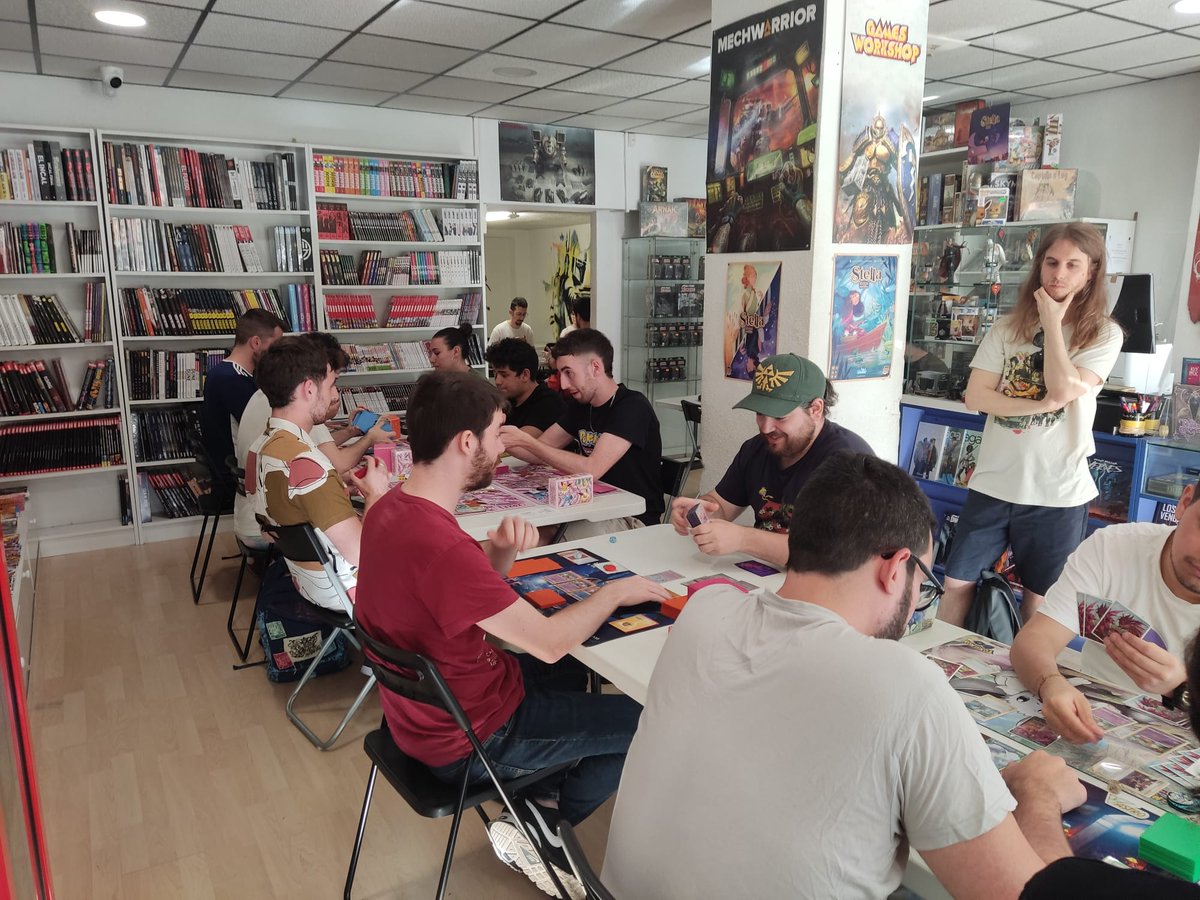 GenXLasMusas's tweet photo. ¡Volvemos a los #torneos de #PokemonTCG con un #Challenge, haciendo puntos para el #Mundial2023 de #Yokohama, #Japon!

@Pokemon_ES_ESP @playpokemon  #juegosdemesa #Cartas #Torneo https://t.co/cN8jN4Theu