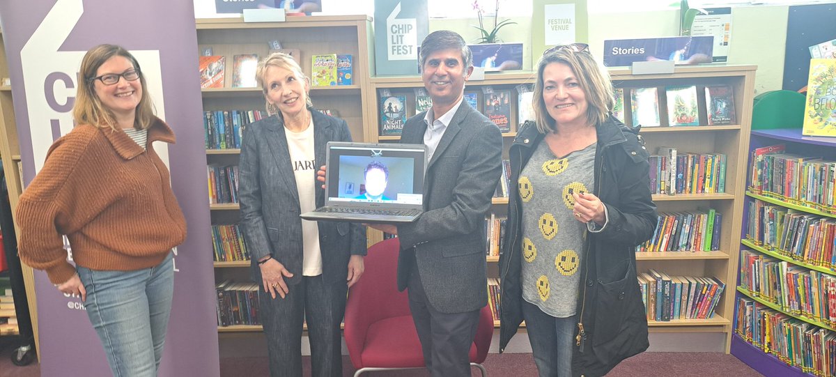 HWFWriters's tweet photo. We are very proud to sponsor the 2023 Short Story Awards at #ChipLitFest hosted by Cathy Evans.
Many congratulations to the winner David Butler with 'Flight and to the runners up; Lindsay Gillespie with 'Floral Tribute' and Louise Witts with 'Ghosting'. https://t.co/23jelPT2EU