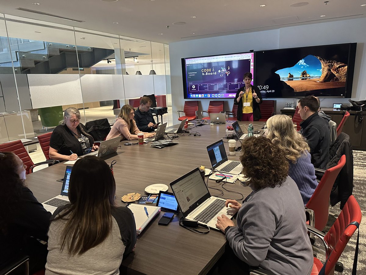 mmelee5's tweet photo. Great learning today from @brilliant_labs at #TESIConnect! Robotics, b.Boards, ideating projects, making materials and awesome chats! @NLESDCA & @csfp_tnl : dedicated @NLTeachersAssoc members learning during their weekend https://t.co/jlNQlBdJOW