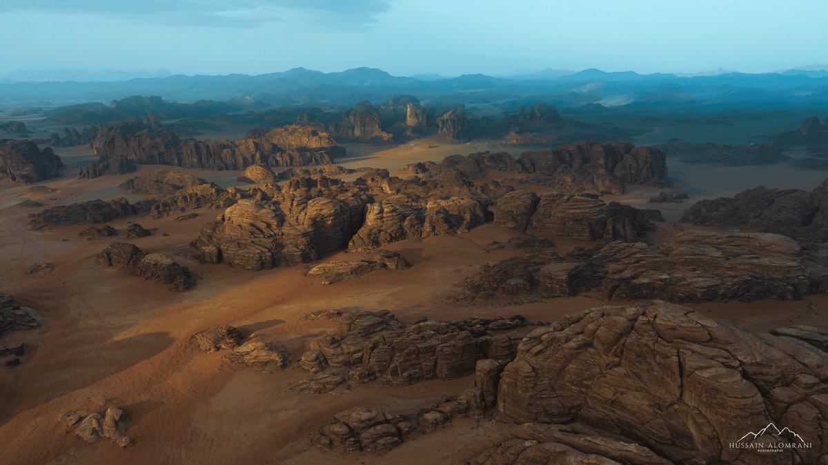 من صباحات صحراء حسمى شمال غرب المملكة 

“Hasmi desert"    
#NEOM 
#تبوك