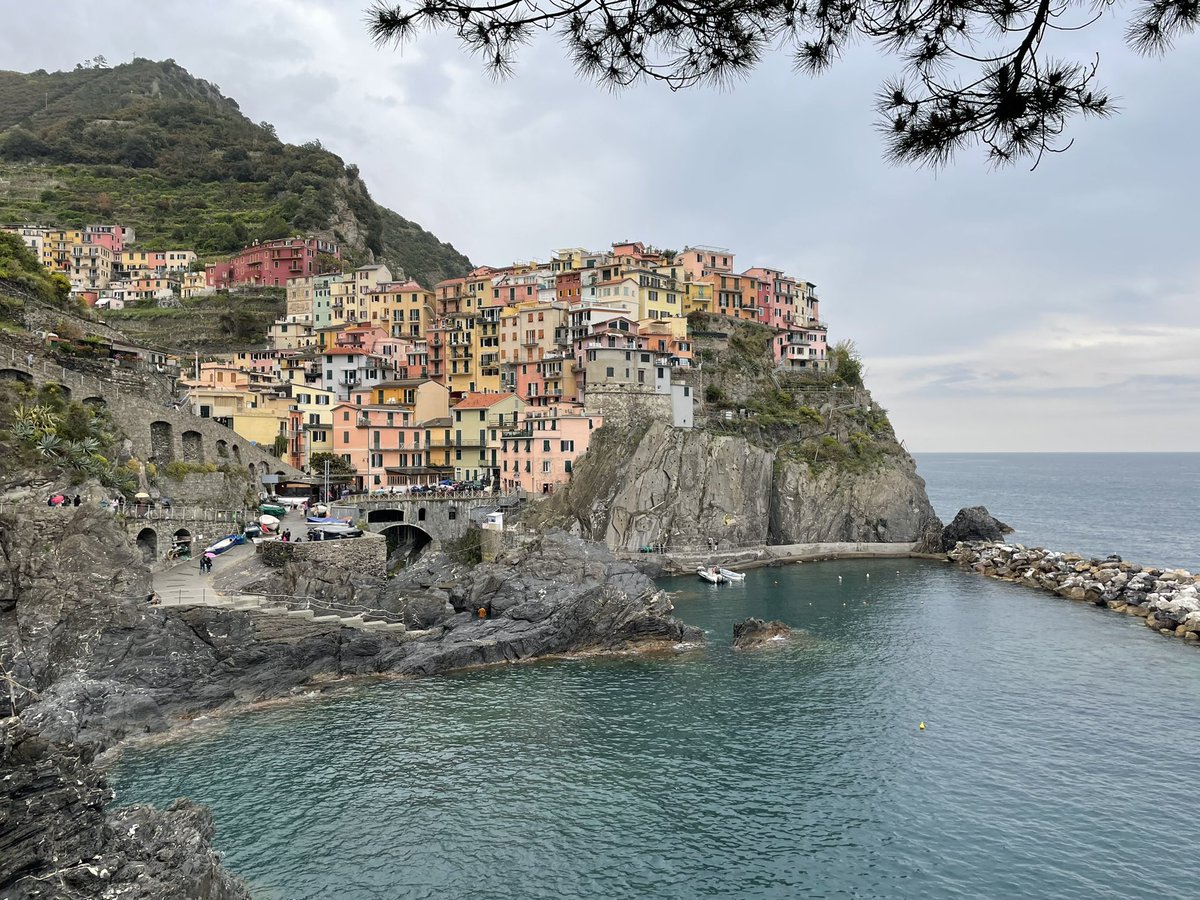 dieg0's tweet photo. Die fünf Dörfer der Cinque Terre abzuklappern, macht schon Spaß. 😍 #Monterossa #Corniglia #Manarola https://t.co/KSEp8MHXyu