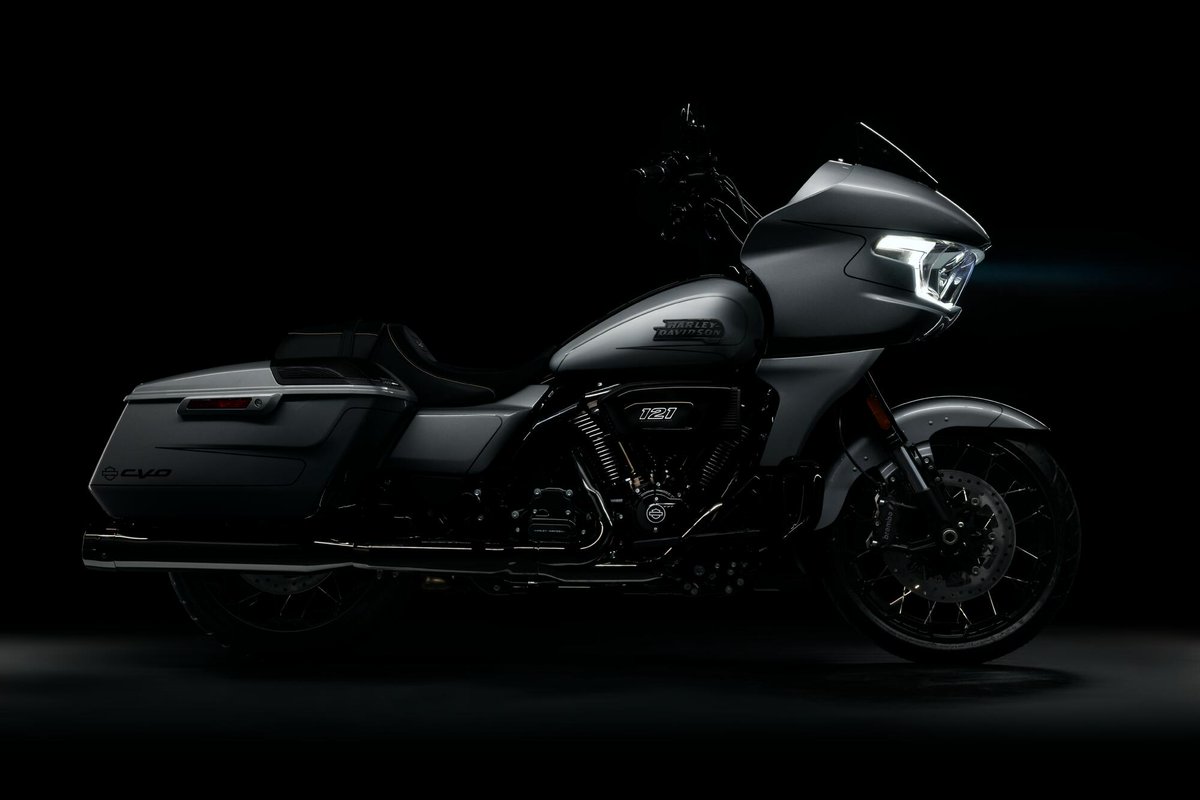 FXCapraraHD's tweet photo. #SundayThoughts #atFXCHD: "It is not sufficient to see and to know the beauty of a work. We must feel and be affected by it." ~Voltaire
#HarleyDavidson #CVORoadGlide #CVOStreetGlide #CustomVehicleOperations #feelit https://t.co/FNGWD6XdmK
