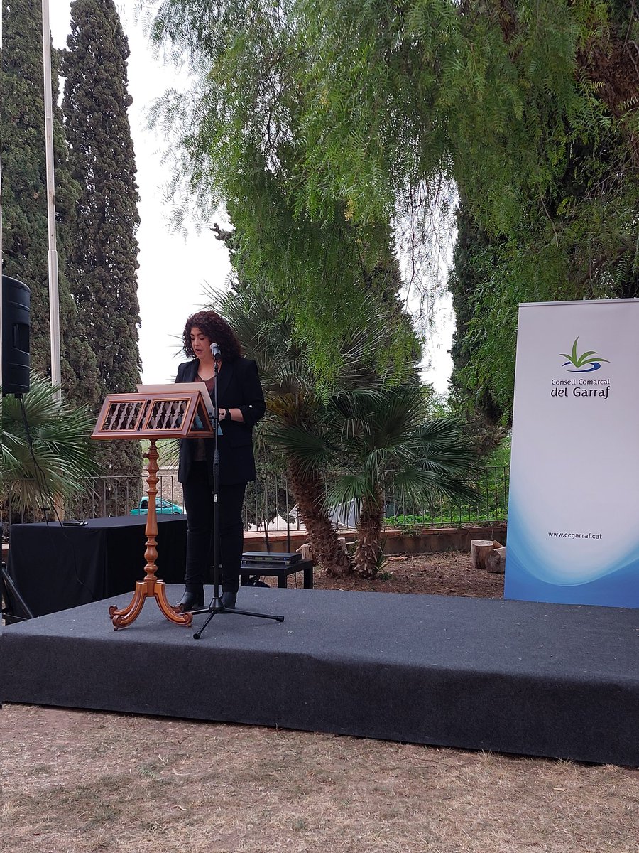 CCGarraf's tweet photo. L'acte és conduït per la vicepresidenta de l’Associació de Periodistes del Garraf, Laura Marín, i compta amb la participació del músic i fill del periodista Eugeni Molero, Esteve Molero, i del pianista Jorge Valera, que interpreten un repertori basat en la música de Xavier Cugat https://t.co/VOi0rL433L