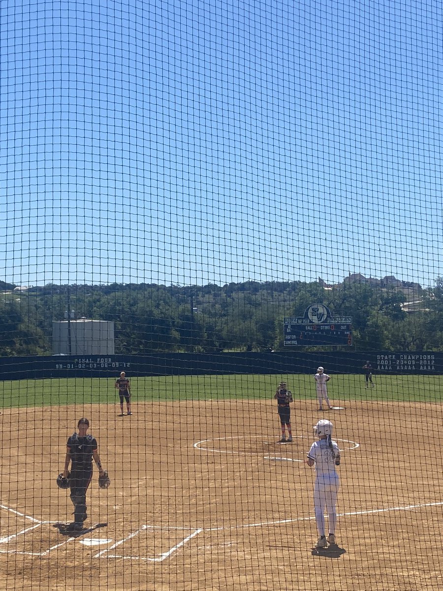 Game 2 of the Bi-District Series between our @GlennHSSoftball and Smithson Valley 🥎 #AllGritNoQuit #GoGrizz @Coach_Kraus @ShawnjasonSm @LISD_AD @j_wo24 @LISDActivities @TomGlennHS