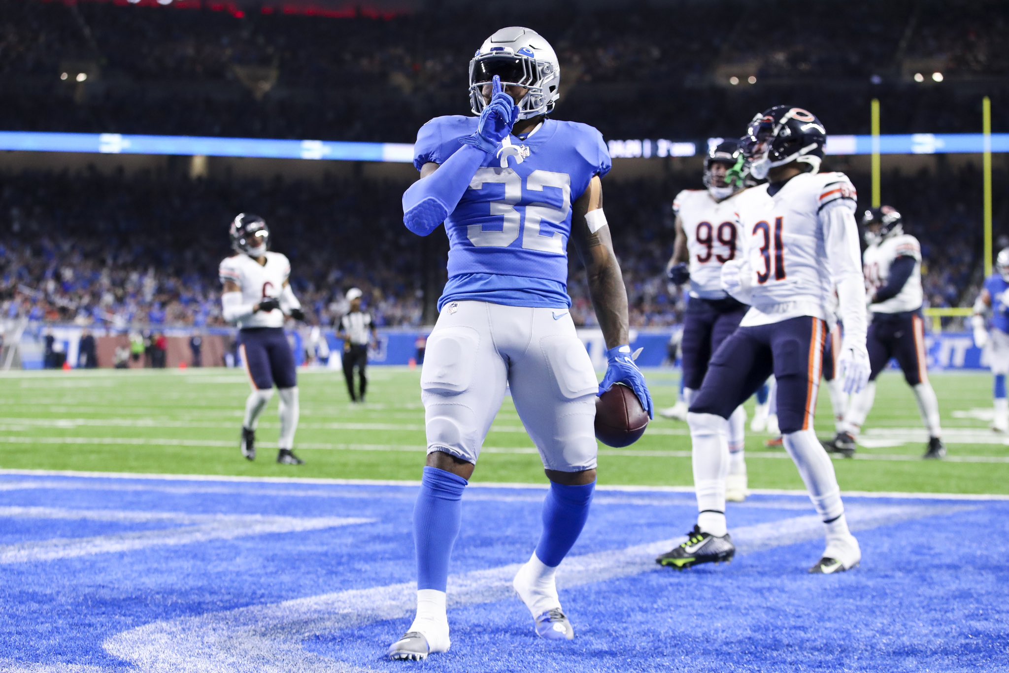 Ian Rapoport on X: 'The #Lions are trading starting RB D'Andre Swift,  sources tell me and @TomPelissero, sending him to the #Eagles in exchange  for draft pick compensation. With David Montgomery and