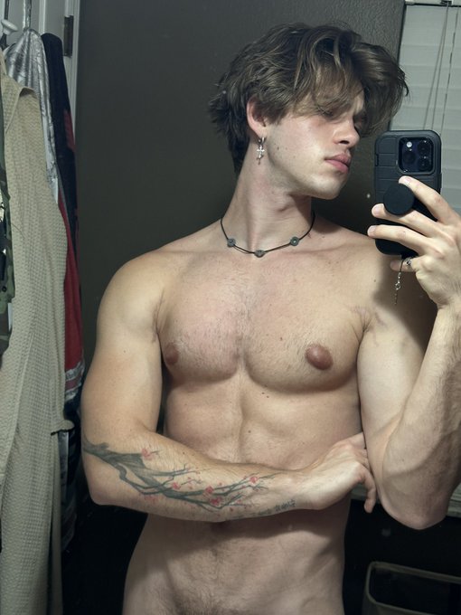 Me or me? https://t.co/BVIOAQkKkf