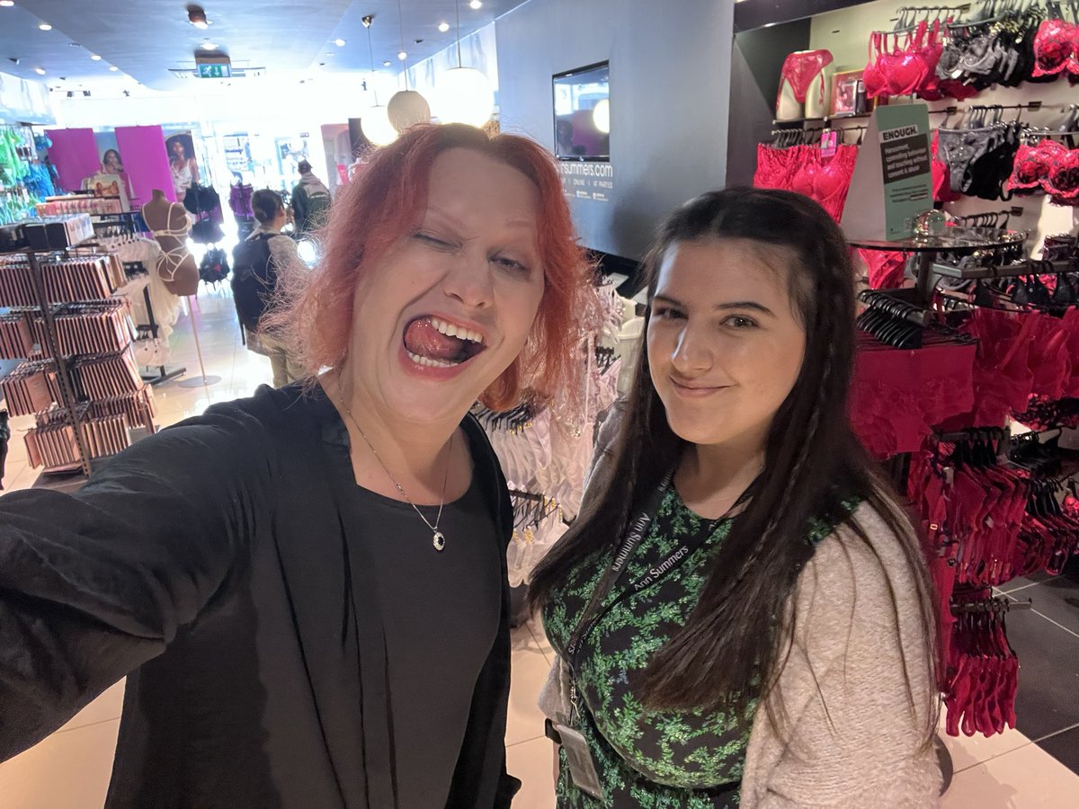 So my favourite human just so happened to pop into my work today. 

I haven’t processed it at all xx

<a href="/RuPaulsDragRace/">RuPaul's Drag Race</a> cry😭