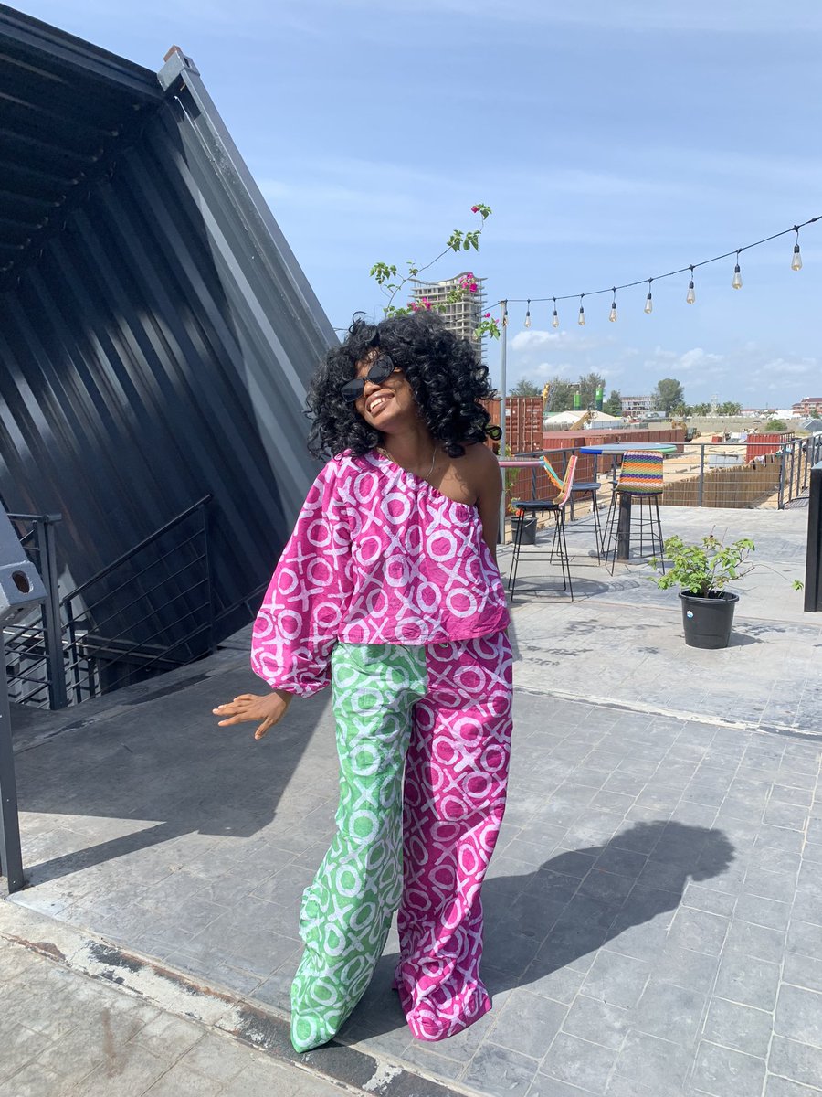 Khadijatt_'s tweet photo. Outfits:@khadcouture55 
Search khadcouture on Instagram to order. https://t.co/nAIzyQLYV2