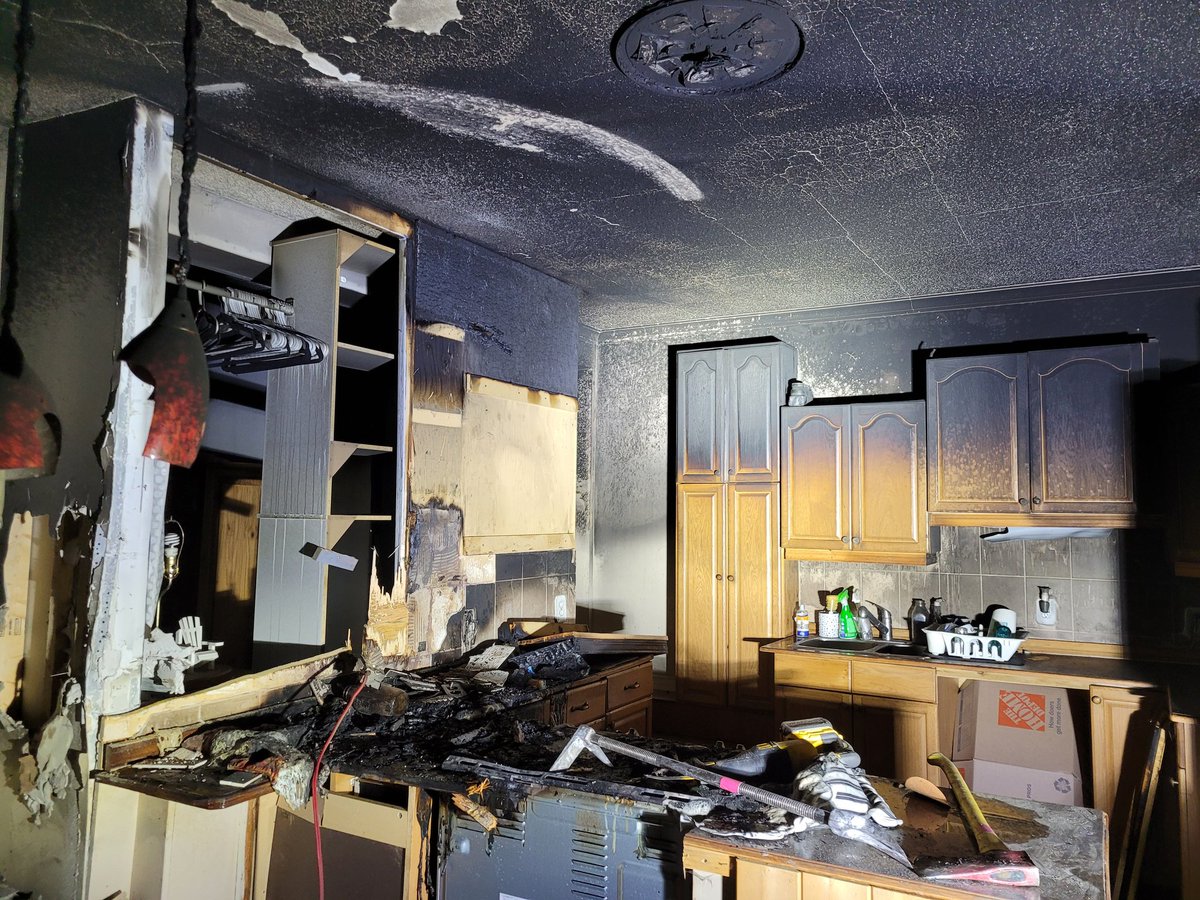 GravenhurstFIRE on Twitter "Crews are on scene of kitchen fire in an