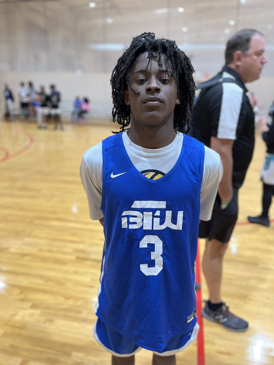 Jamari Favors 5’10 G 2024 Born to Win - Favors was an active guard who can score in bunches. Ran the tempo well and helped his team pick up the w with a big second half run. Hit 4 3’s in his teams win today.