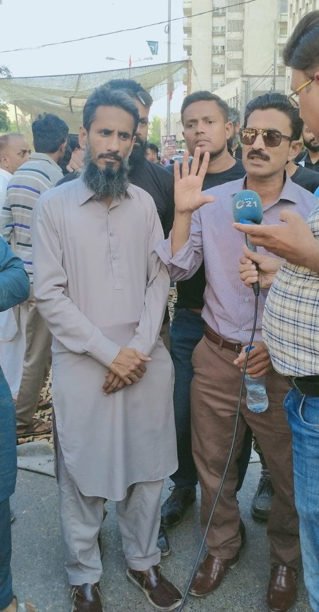 EhsaasHuman's tweet photo. پانی ،بجلی و گیس کی بندش اور اضافی بل کے خلاف کراچی پریس کلب پر احتجاجی مظاہرہ ۔
#Protest #EhsaasHumanRightsFoundation https://t.co/gmtHQ0cpLE