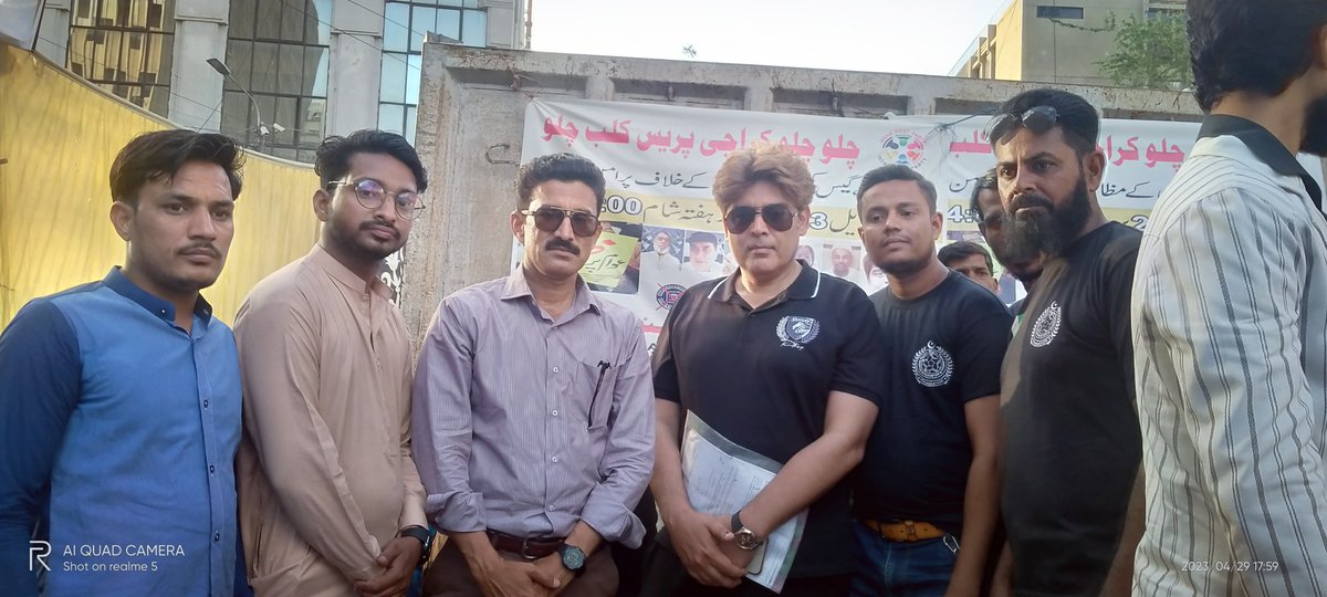 EhsaasHuman's tweet photo. پانی ،بجلی و گیس کی بندش اور اضافی بل کے خلاف کراچی پریس کلب پر احتجاجی مظاہرہ ۔
#Protest #EhsaasHumanRightsFoundation https://t.co/gmtHQ0cpLE