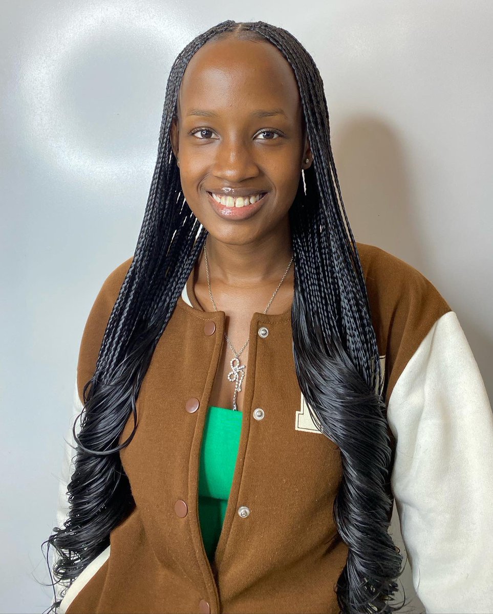 sleek_ug's tweet image. French curl braids by us🤗
☎️: 0757716514 for booking &amp;amp; inquiries
Location: Eseri Complex Ntinda Room B8 &amp;amp; B9 #Trending #today