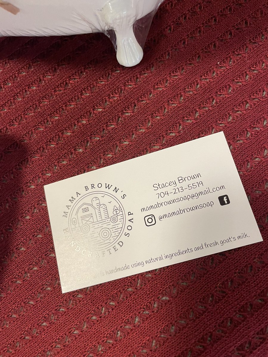 Ex_Cinema_'s tweet image. Supporting momma Cinema out here at the NC gun-show 🤝

You know you want some smelly good Goat milk soap 😉
Email her or even DM me and get your orders placed! 

#smallbusinessowner #supportothers