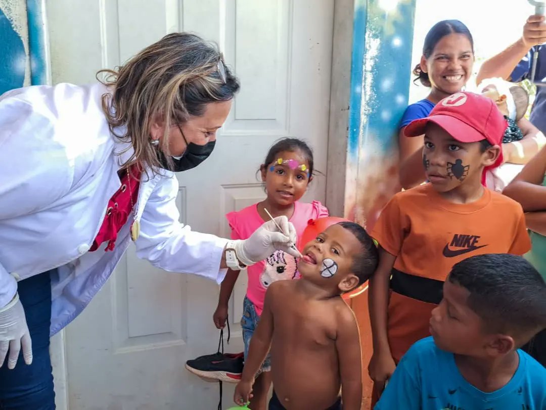 psuvmonagas_ve's tweet photo. MONAGAS | En Barrancas del Orinoco se realizó el despliegue del plan “Amor en Acción” a las víctimas de la guerra económica, con el propósito de atender a más de 470 familias.

#Monagas #Maturin #ALBAUnionDeportiva
https://t.co/NfyBsCrDsU @NicolasMaduro https://t.co/WBxjoIxVt7