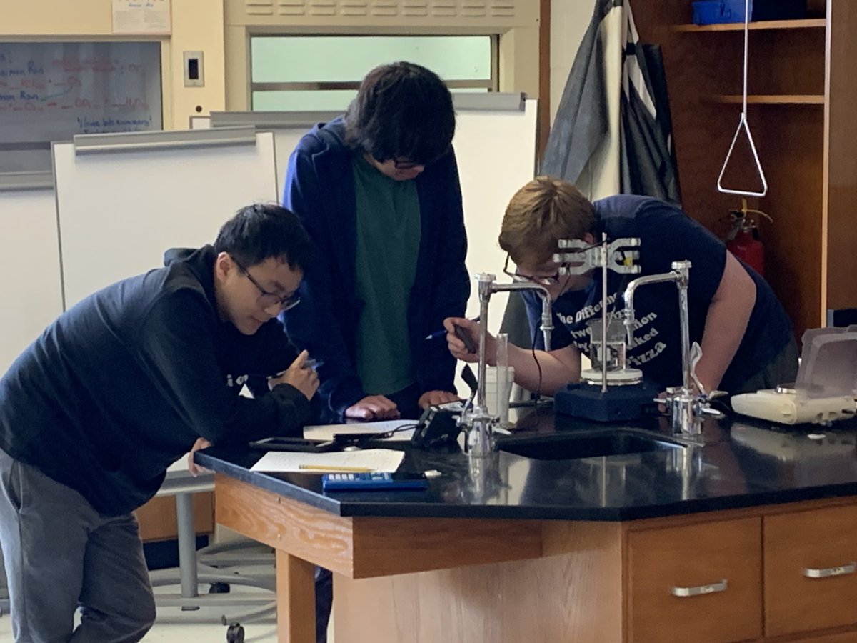 HenyonChem's tweet photo. 👩🏻‍🔬Calorimetry calculating Chemists!  Fun day today!

@AledoISD @AledoISDAdvAca @BearcatsofAledo https://t.co/ONBZx27upn