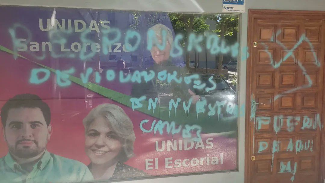 etettamantti's tweet photo. Esta tarde nos han vandalizado la sede, con pintadas, con svástica incluida, e  introduciendo masilla en las cerraduras para evitar que entrarámos. Condenamos este tipo de  comportamientos intolerantes, que no tienen cabida en Democracia. https://t.co/o4RXdyHmvH