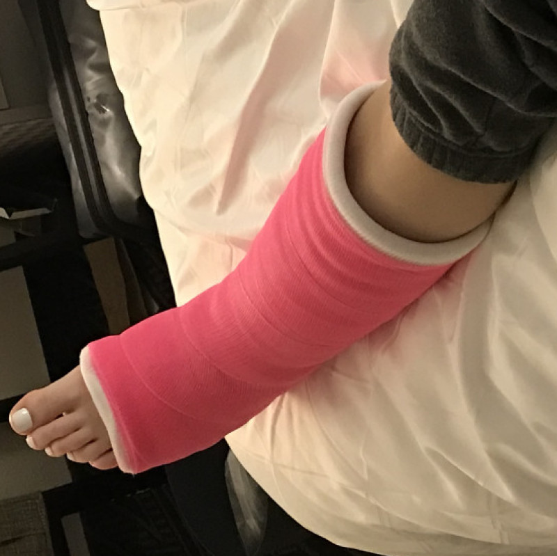lucycast68's tweet photo. Yay! I just sold my Store Item: Lucy masturbates in leg casts! Check it out here https://t.co/2z9ypb3mVL #MVSales https://t.co/y3HUvSh0B9
