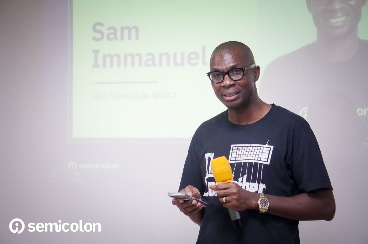 semicolonafrica's tweet photo. in the world. 🌍🚀
#SemicolonAfrica #softwareengineers #buildingforimpact #cohort10graduation https://t.co/kzVNPWBk2J