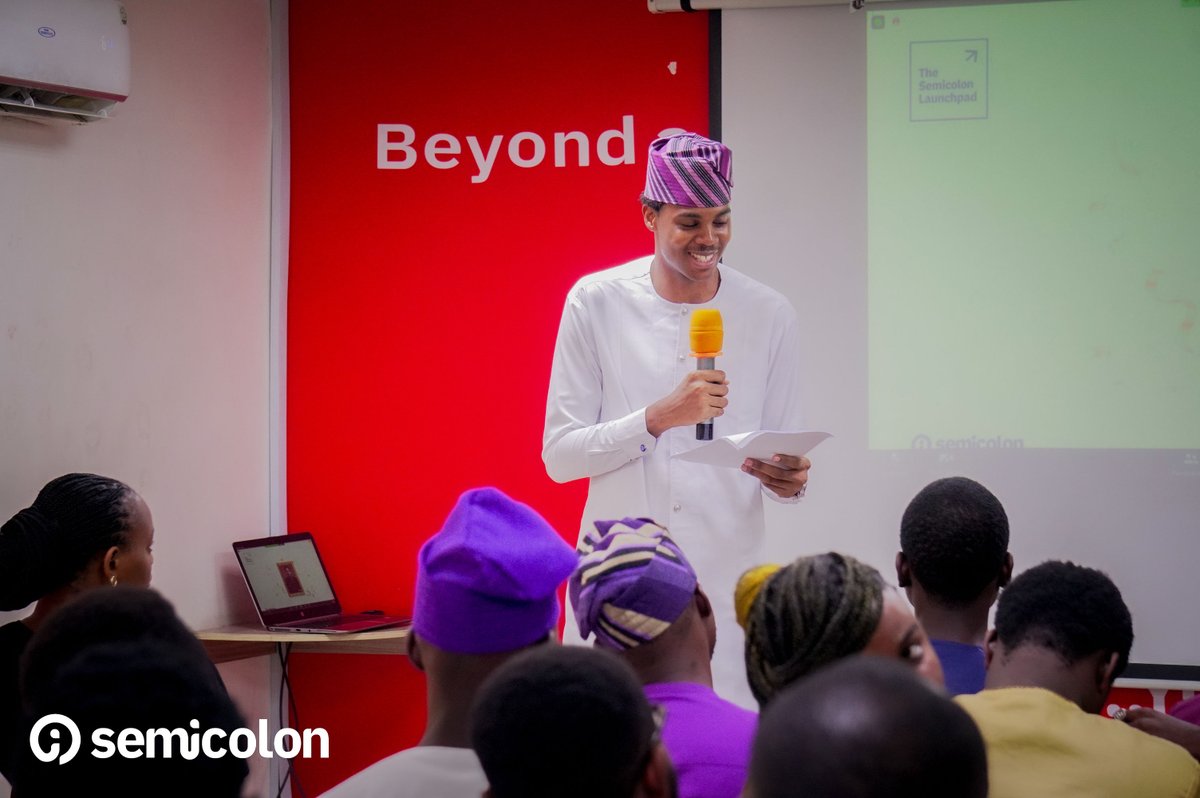 semicolonafrica's tweet photo. in the world. 🌍🚀
#SemicolonAfrica #softwareengineers #buildingforimpact #cohort10graduation https://t.co/kzVNPWBk2J