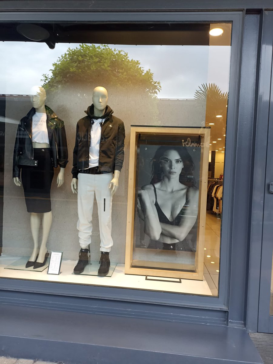 trendmecra's tweet photo. UV Teknolojisi uygulamalarımız.
Calvin Klein
#lightbox
#uvbaskı https://t.co/P8OJvHseCB