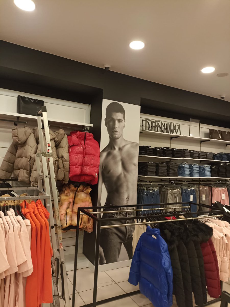 trendmecra's tweet photo. UV Teknolojisi uygulamalarımız.
Calvin Klein
#lightbox
#uvbaskı https://t.co/P8OJvHseCB