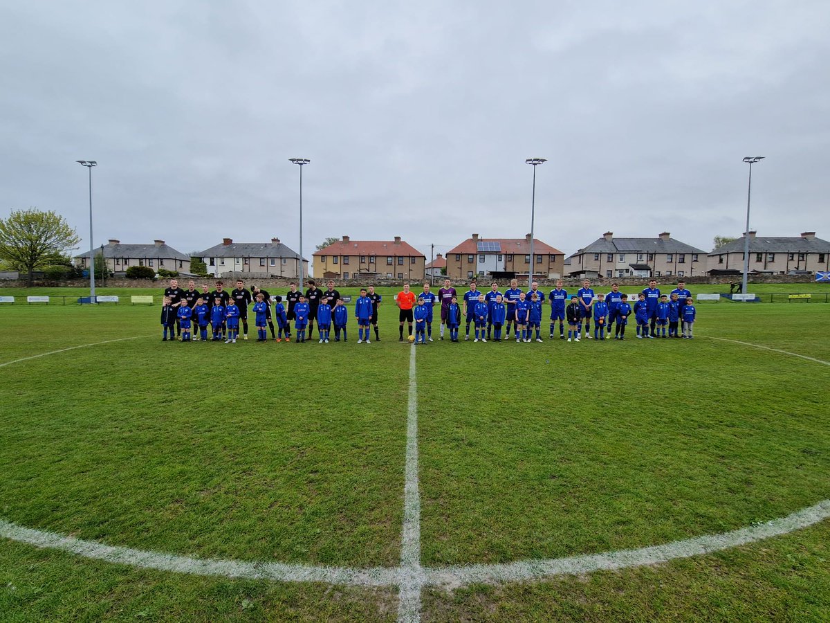 PrestonAthletic's tweet photo. Big thanks to @MWAFC 2014s for being mascots today down the Pennypit https://t.co/7n30ugZTdX