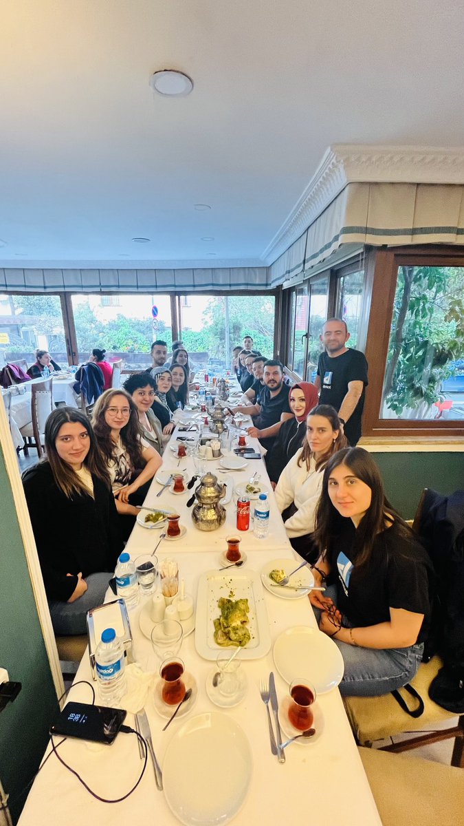 umutluoglu's tweet photo. Mobil Yazılım Konferansı’nı tamamladık ve ekiple birlikte günün yorgunluğunu attık. Emeği geçen herkese çok teşekkür ederim. #devnotmobil23 https://t.co/f2j1QfF33M