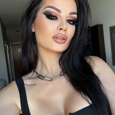 Saraya's tweet photo. #NewProfilePic https://t.co/DXg289TOQ6