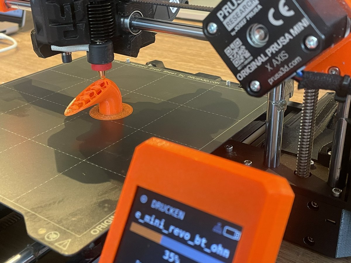 mwuethri's tweet photo. The new @E3DOnline NONPLANAR REVO nozzles (I don’t know why they call it „belt nozzle“ 🤷🏽) you can turn your @Prusa3D Mini easily into a nonplanar printing beast…
😍
#NonplanarPrinting #ConicalSlicing https://t.co/buQNxNCp3D
