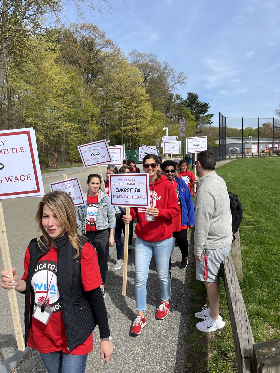 WEAunion's tweet photo. Sprague Educators walking out on Friday. WHAT WILL IT TAKE? #FairFive #1u https://t.co/BZjNQBOy2f