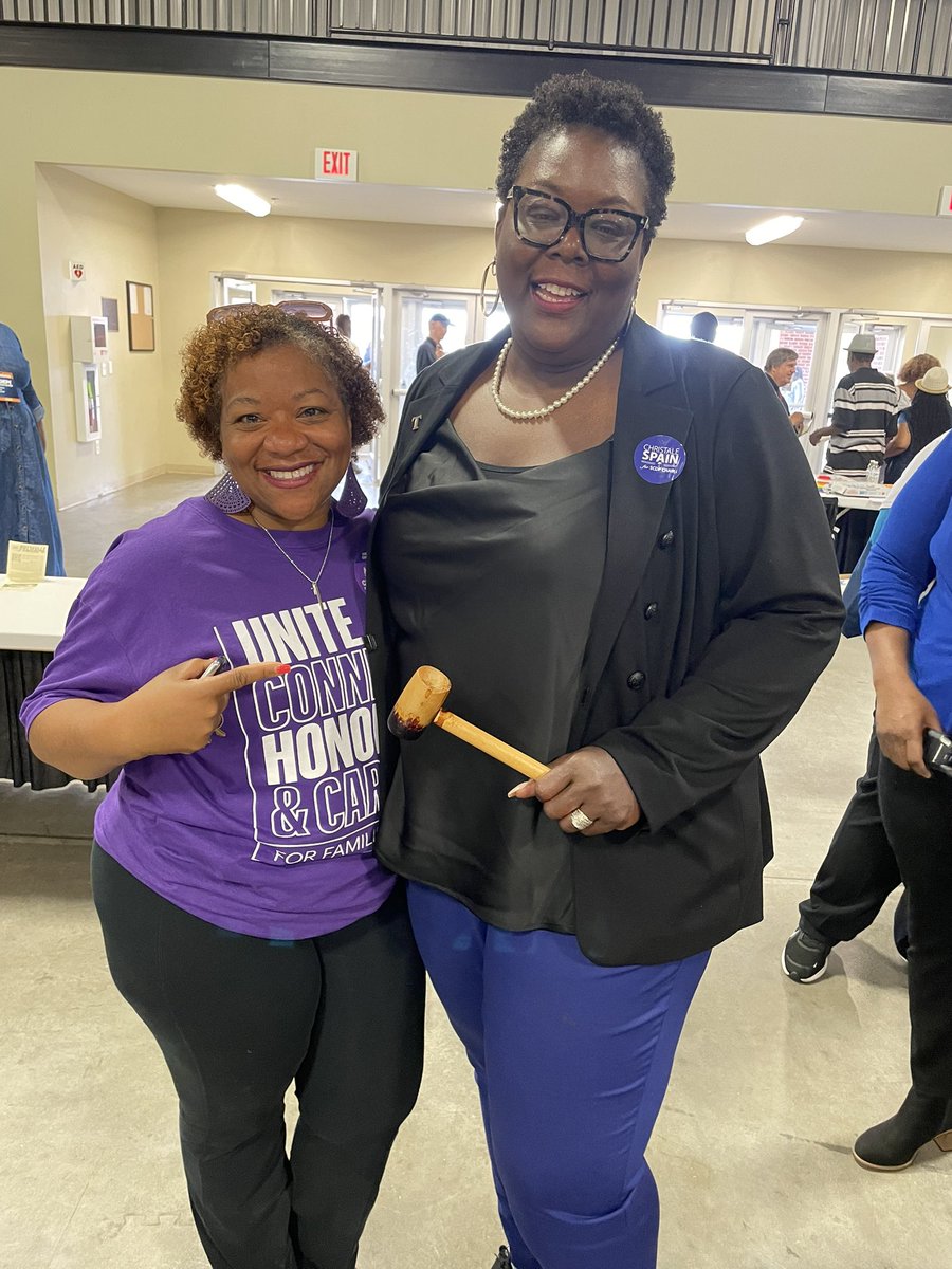 TIDEVINE's tweet photo. Congratulations to my sister @cspain1920 for your election as Chair of the @scdp . You have worked hard for years and everything you have done has prepared you for this moment. You will be an amazing chair and I am so proud of you.
#SCDemWeekend #ReadyToWin #BlackWomenLead https://t.co/RJrbkfzU1H