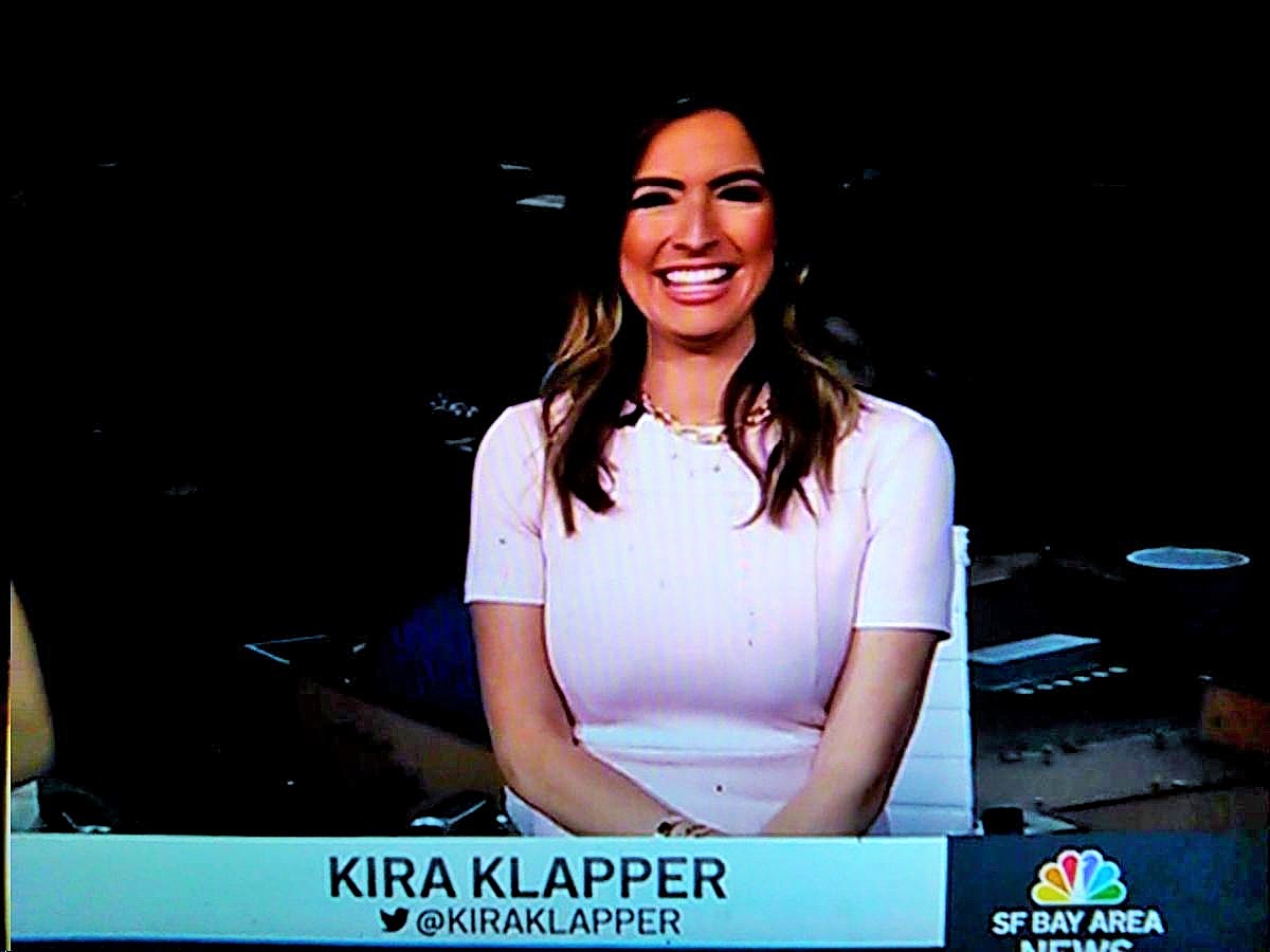 MadisonJPerk's tweet photo. Very Hot &amp; Very Sexy Kira &amp; Farah On The Anchor Desk Today Looking Very Nice! Both Wearing Pink! @KiraKlapper @FarahJadran 👗👗👗👗💖💖💖💖 (Very Sexy Pairing) https://t.co/gQUOllQMdH