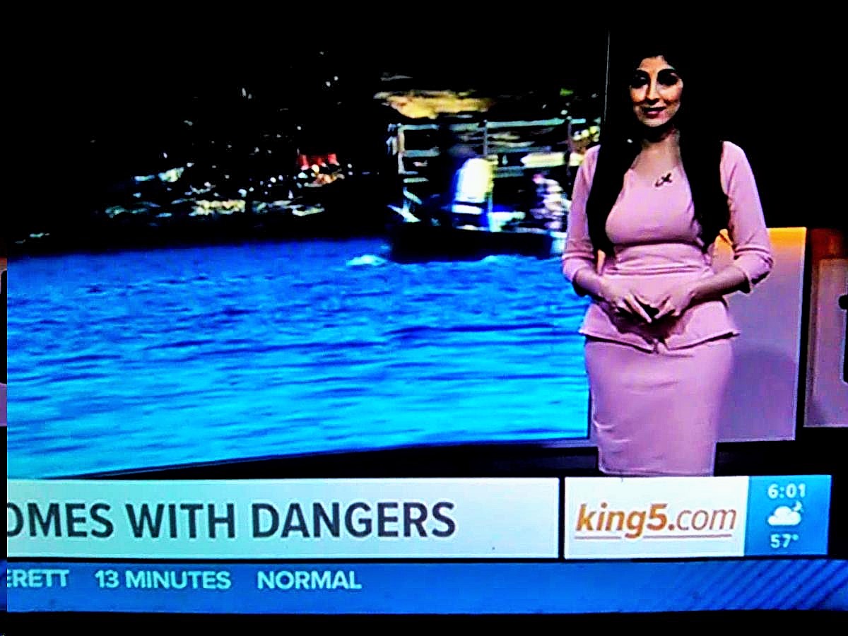 MadisonJPerk's tweet photo. Very Hot &amp; Very Sexy Kira &amp; Farah On The Anchor Desk Today Looking Very Nice! Both Wearing Pink! @KiraKlapper @FarahJadran 👗👗👗👗💖💖💖💖 (Very Sexy Pairing) https://t.co/gQUOllQMdH