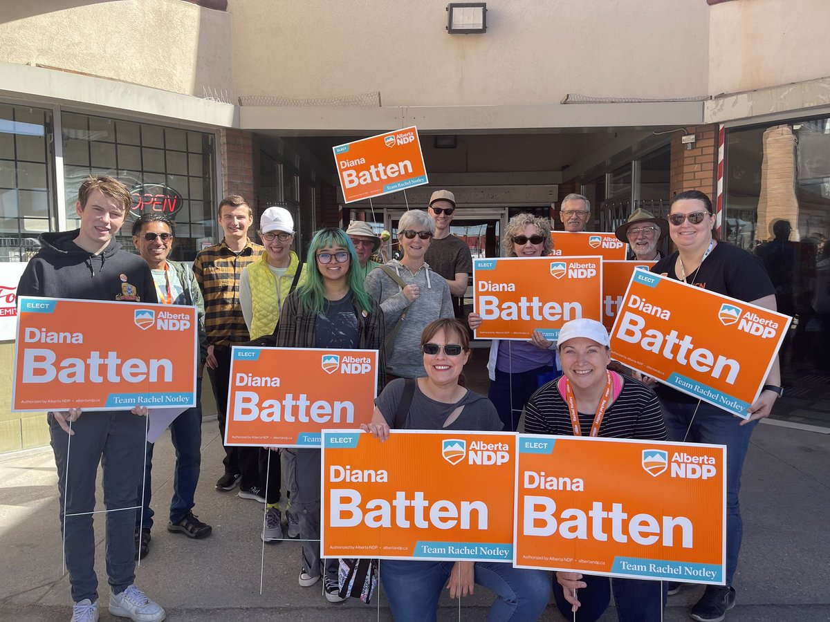 KathleenGanley's tweet photo. Hello Acadia! In 30 days you have a choice - you can choose better public healthcare and @DianaBatten_ #AbLeg https://t.co/wXTU19mpVF