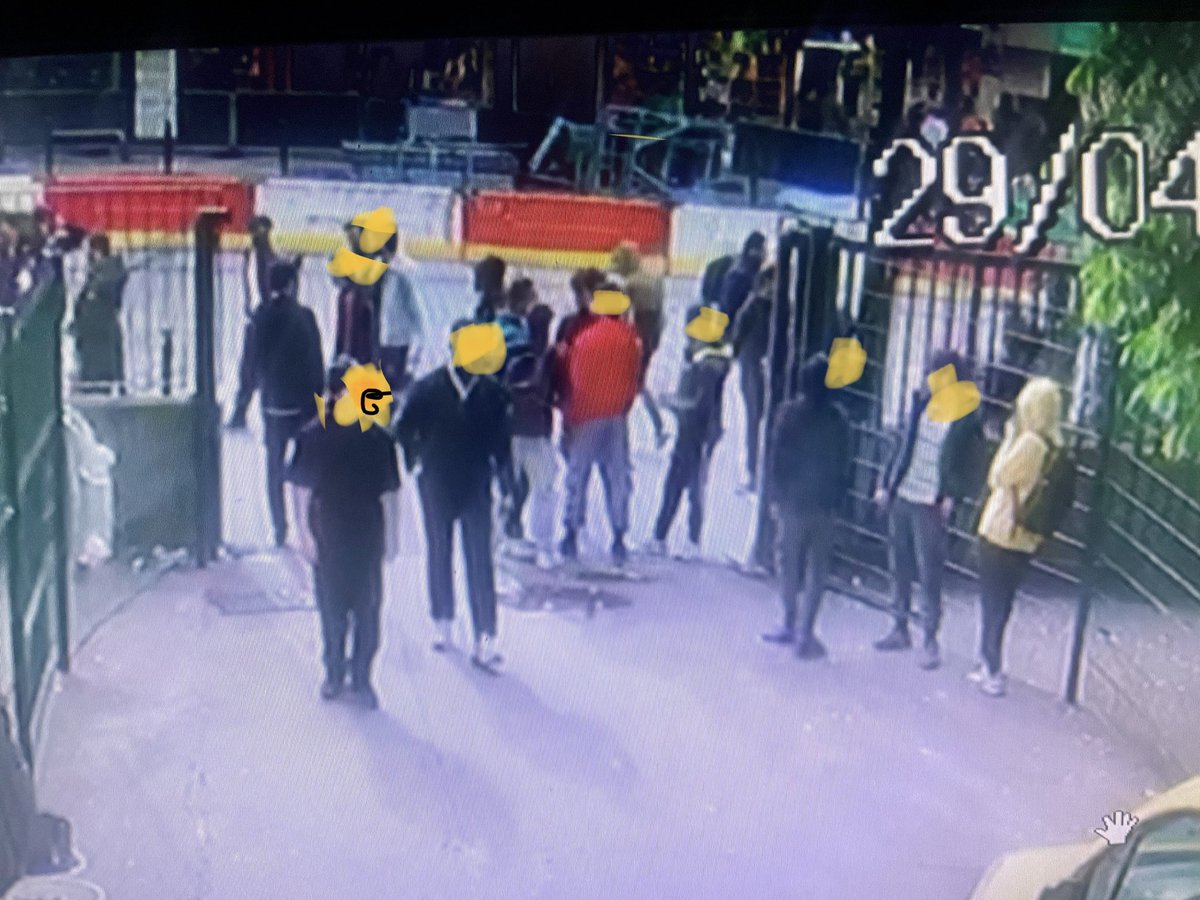 Bientôt pour accéder à carrefour city rue Marx Dormoy il faut demander autorisation à tous ces squatteurs de rue  ⁦⁦<a href="/KevinHavet/">Kévin Havet</a>⁩ ⁦<a href="/prefpolice/">Préfecture de Police</a>⁩ ⁦<a href="/2mainLaChapelle/">Demain La Chapelle</a>⁩