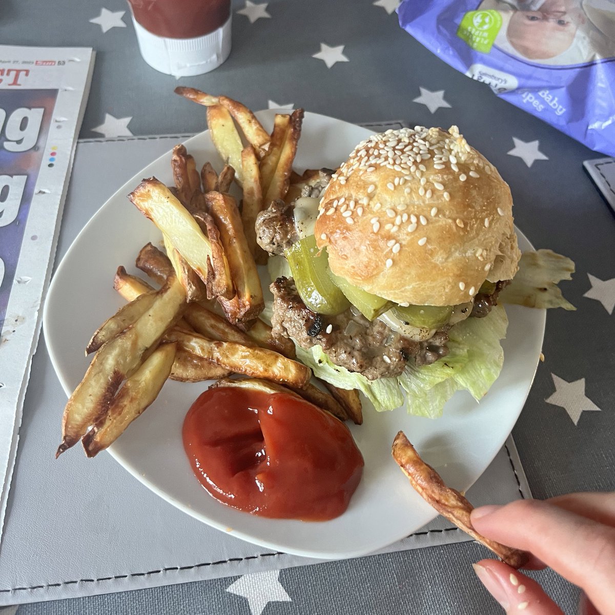 skelenuts's tweet photo. be honest would u eat my homemade fakeaway to reach ur ugw https://t.co/WJ8ZD2zCrp