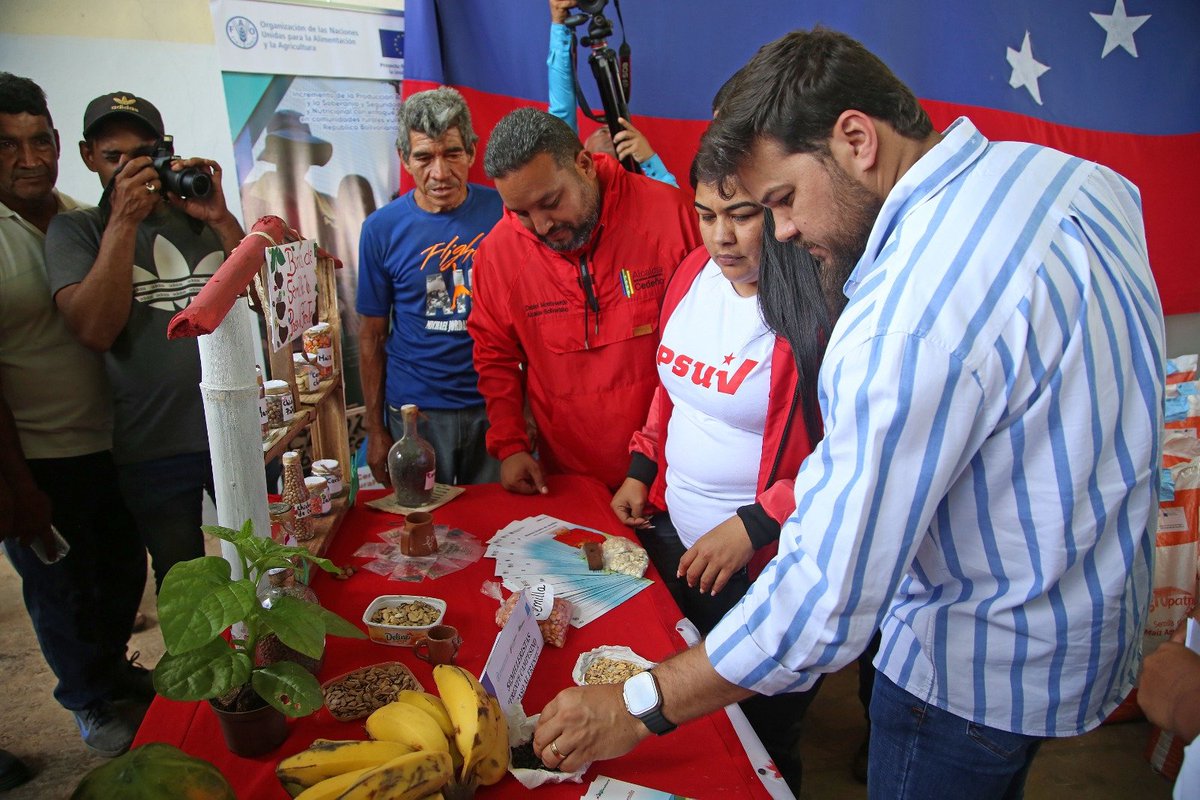 psuvmonagas_ve's tweet photo. MONAGAS | Entregaron semillas de maíz a conuqueros indígenas en el municipio Cedeño

#Monagas #Maturin 
#ALBAUnionDeportiva 

https://t.co/E5qmZly3w3 @NicolasMaduro https://t.co/SLL4eiSHHY