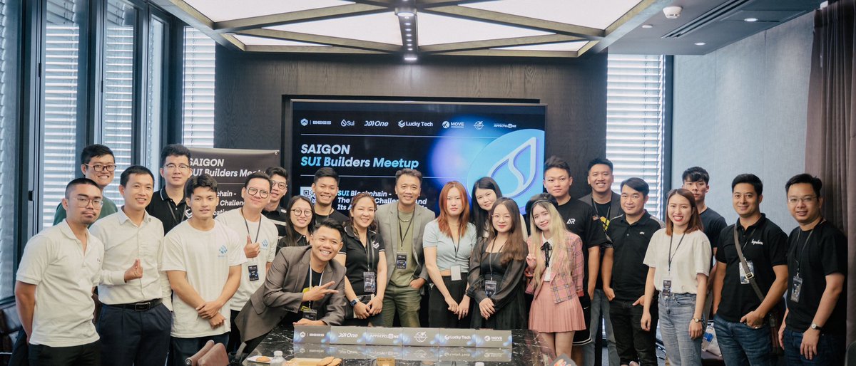 DeSui_io's tweet image. Thanks #jdione #MOVEAccelerator #SPAC3SHIP, #luckytech @theBees_Group for hosting this amazing event. 
One of a few @SuiNetwork meetups that bring Vietnam SUI enthusiasts together.
We are proud to get invited and present at the event. Also tks @0xShayan for sharing abt SUI’s tech