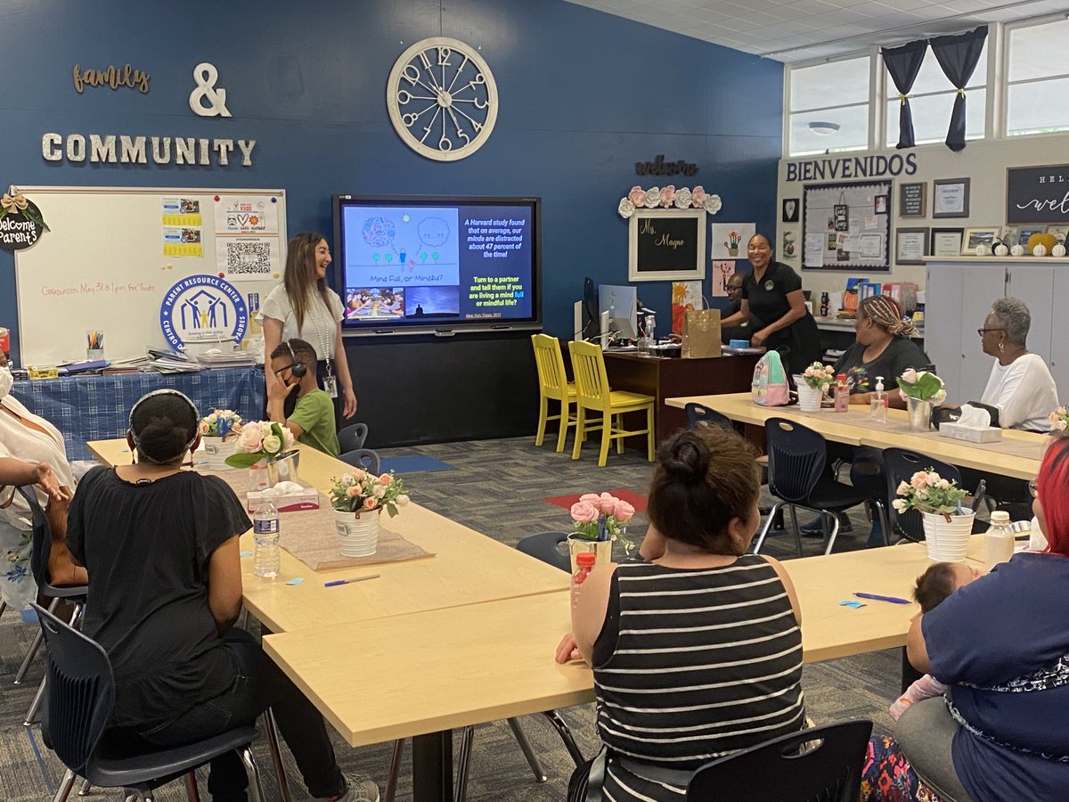 Parent Engagement with our amazing partners, The Links. Our final session of the school year. Thanks to our amazing ⁦<a href="/BcsdYss/">YSS_BCSD</a>⁩ Team ⁦<a href="/Ljones0304/">Lakesha Jones</a>⁩ ⁦<a href="/MrsChavezBIS/">Madai Chavez</a>⁩ #teambcsd ⁦<a href="/Team_BCSD/">Bakersfield City School District</a>⁩